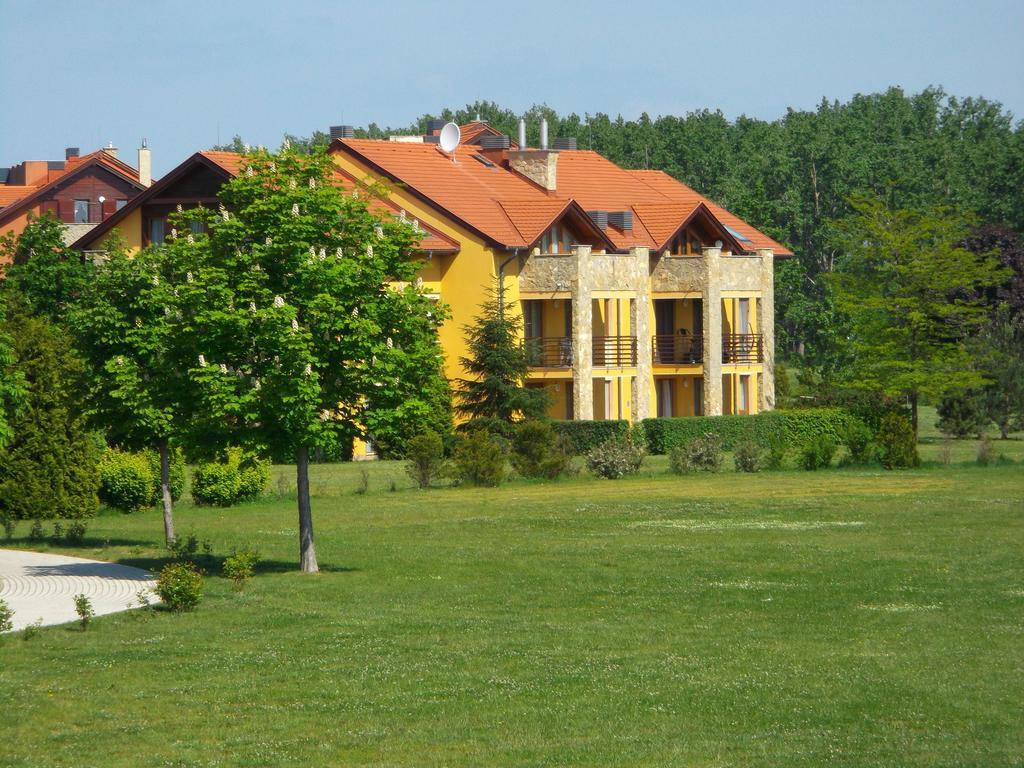 Birdland Panorama Apartman Бюк Номер фото