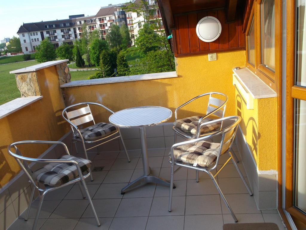 Birdland Panorama Apartman Бюк Номер фото